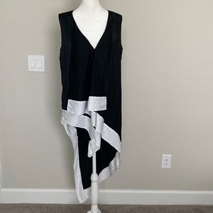BCBGMAXAZRIA Brand New hi-low black & white top